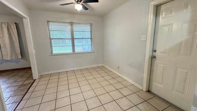 Building Photo - 202 Gross St