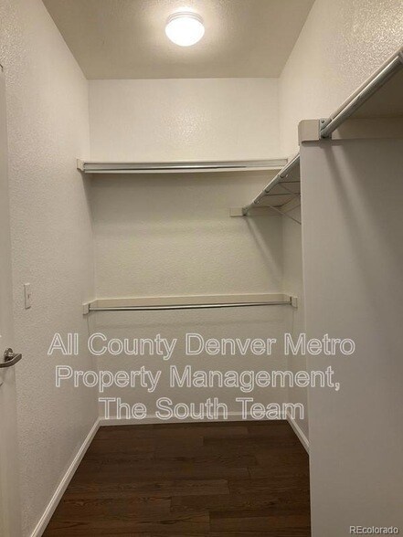 Building Photo - 5255 Memphis St