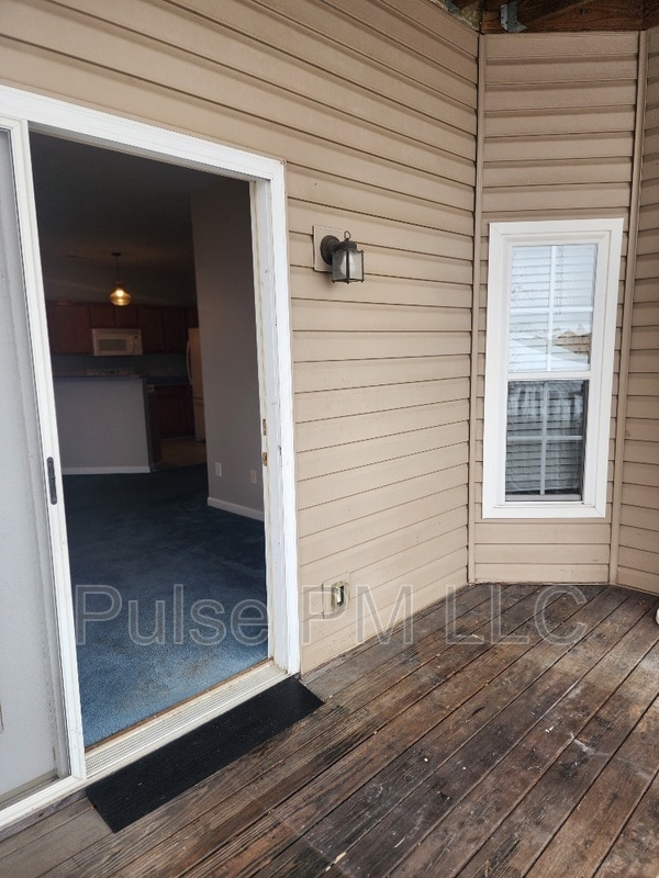 Building Photo - 985 Mistflower Ln