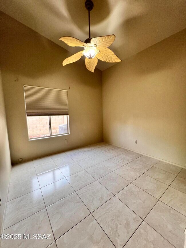 Building Photo - 8679 N Ahwatukee Way