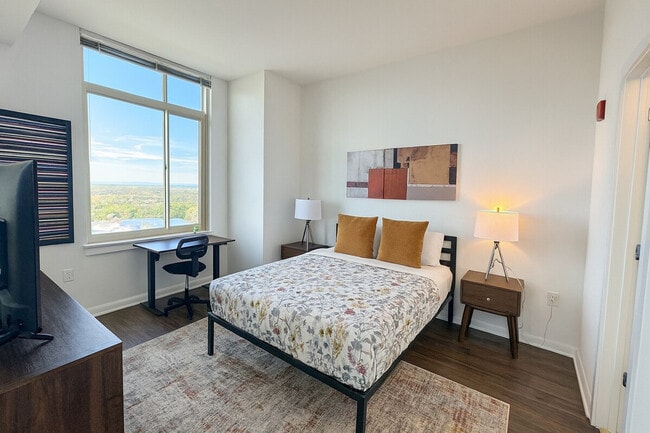 Building Photo - 1556 Spring Hill Rd