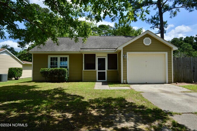 Building Photo - 206 Wedgewood Dr