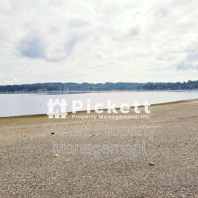 Building Photo - 2821 Erlands Beach Loop NW