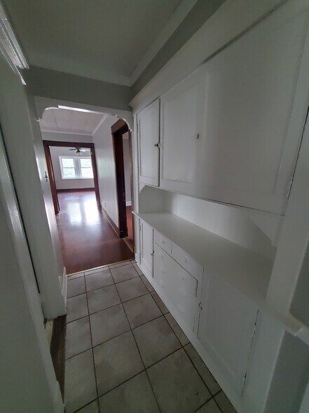 Building Photo - 3535 W Beach Ave