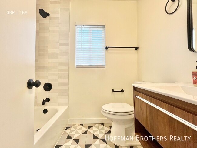 Building Photo - 254 Normandie Ave