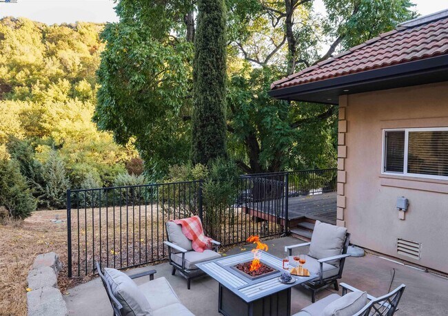 Building Photo - 5700 Alhambra Valley Rd