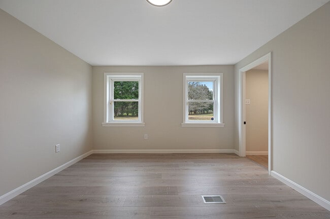 Building Photo - 2891 Kenton Rd