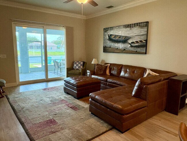 Building Photo - 3/2/2 with huge screened-in lake view patio in The Pines/Jensen Beach