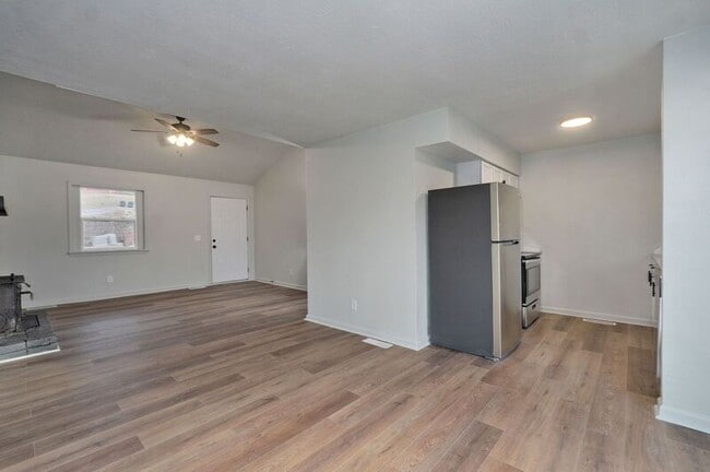 Building Photo - 1717 N 16th St