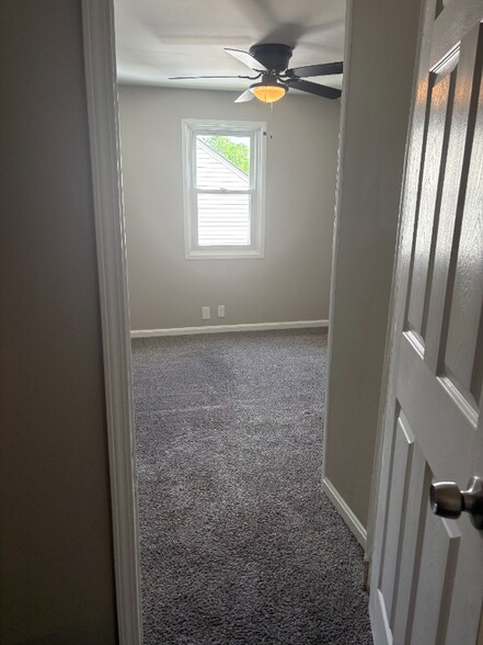 Building Photo - 4264 Hickory Ln