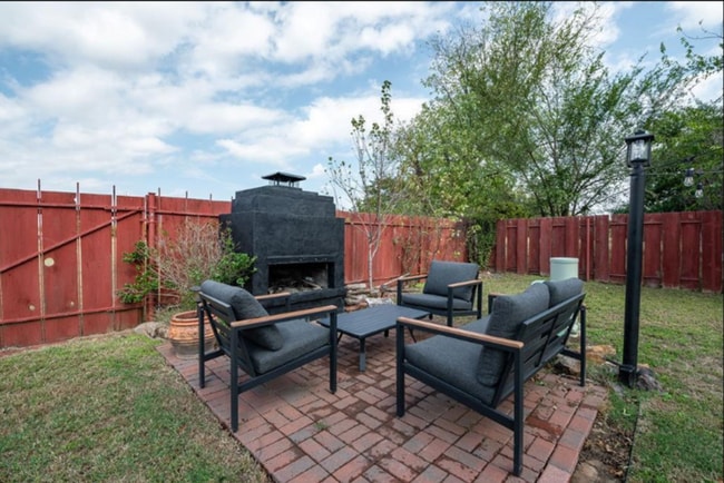 Building Photo - 301 SE 34th St