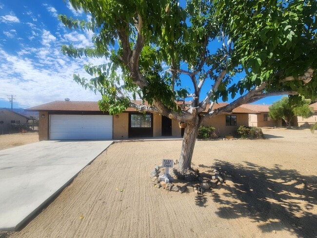 Primary Photo - 3 Bedroom home ready for move in!
