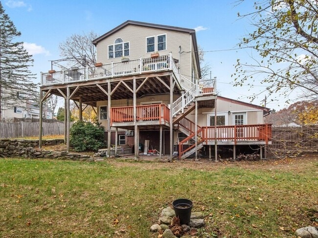 Building Photo - 38 Hilda St