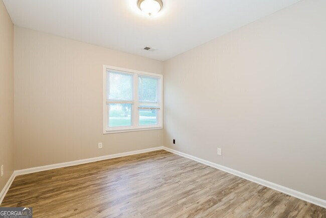 Building Photo - 8974 Sterling Ridge Ln