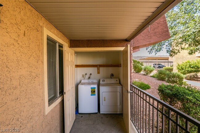 Building Photo - 4450 Sandy River Dr