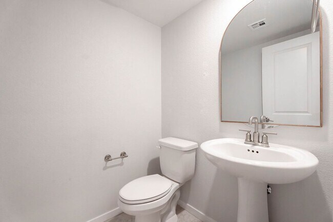 Building Photo - 11620 Desert Hollow Avenue