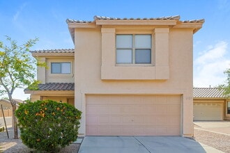 Building Photo - 2325 E Palm Beach Dr