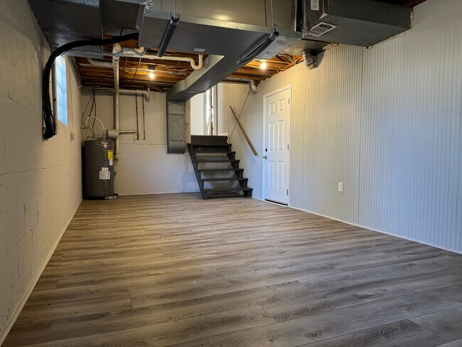 Building Photo - 1077 Bandy Ln