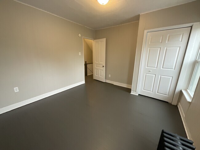 Building Photo - 415 N Pitt St