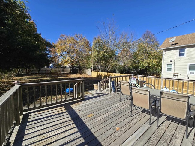 Shared Back Deck - 154 Oldfield Ave