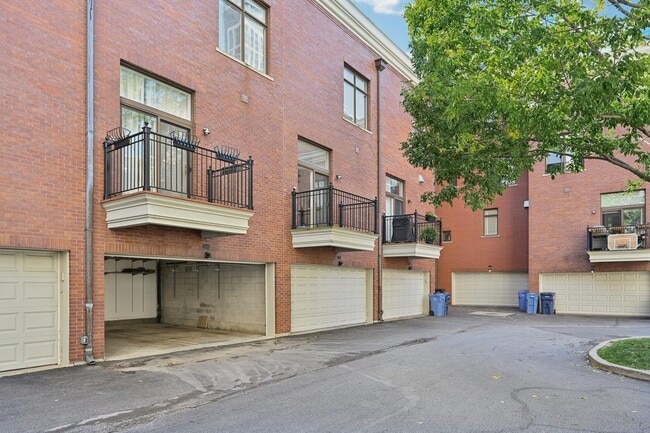Building Photo - 1341 S Indiana Ave