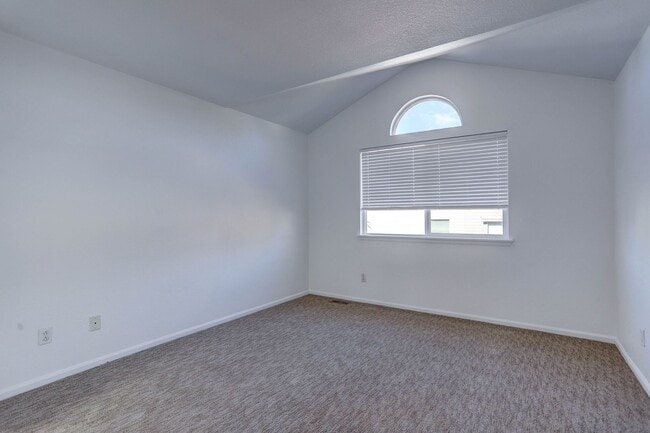 Building Photo - 561 W 114th Pl