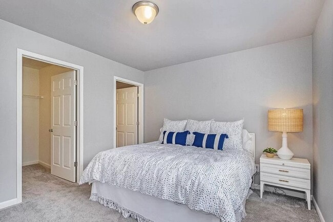 Building Photo - Beautiful Newer Condo for Lease