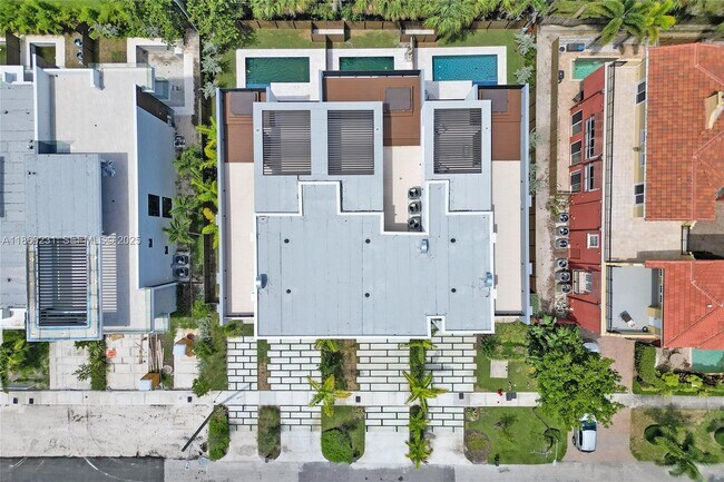 Building Photo - 1825 NE 26th Ave