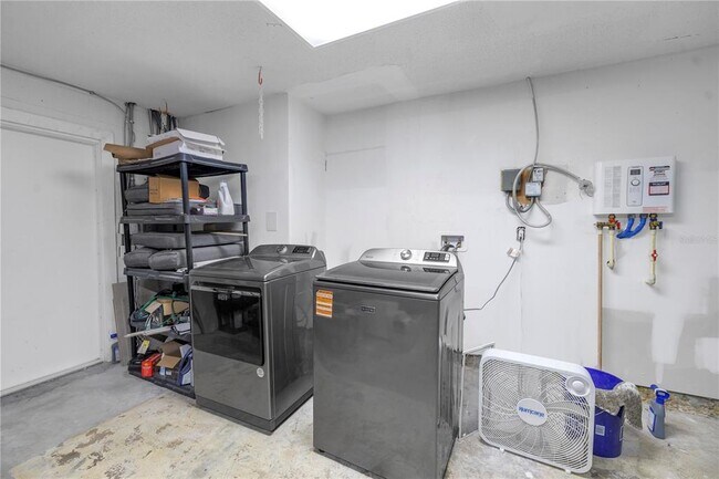 Building Photo - 354 74th Ave NE