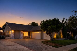 Building Photo - Fully Renovated 2 Bed, 2 Bath Home with Central A/C, Detached Garage & Brand-New Appliances.
