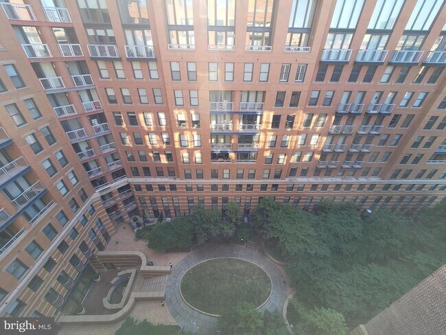 Building Photo - 616 E Street NW Unit 1007