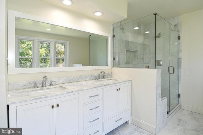 Building Photo - 8012 Wingate Dr