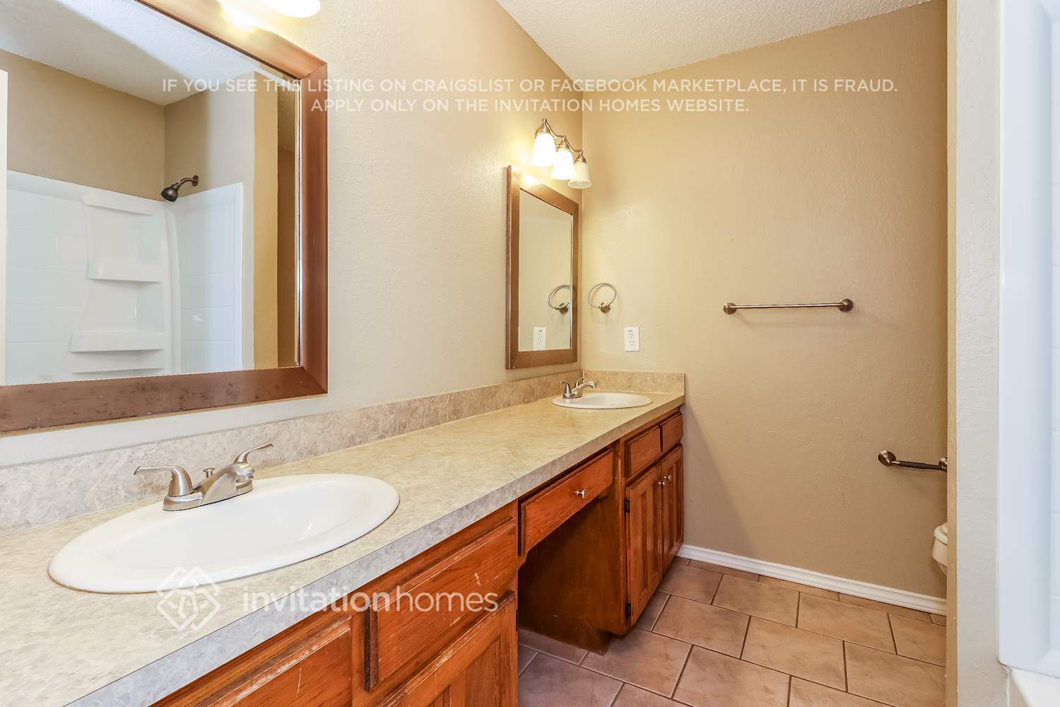 Building Photo - 4719 Crest Dr