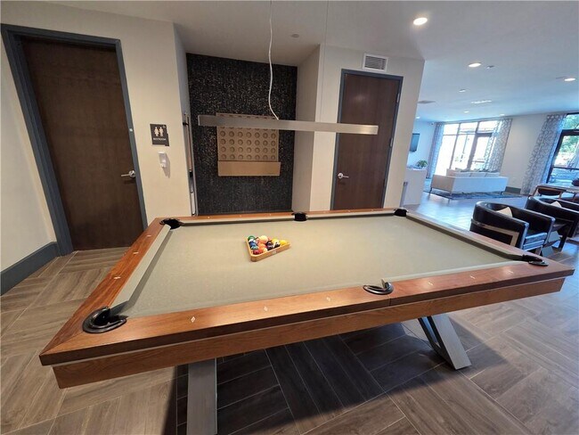 Building Photo - 775 Juniper St NE