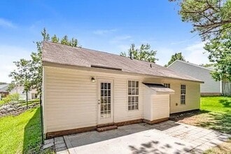 Building Photo - 848 Anchor Way NE