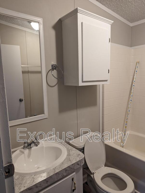Building Photo - 624 Deer View