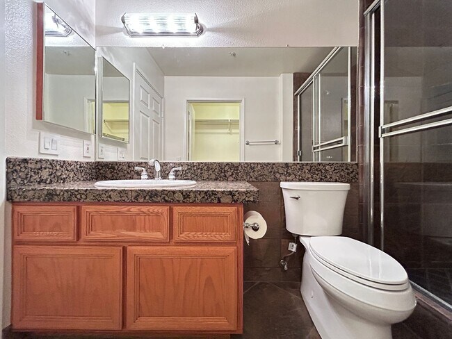 Building Photo - Beautiful 2 Bed 2 Bath Tustin Ranch Condo With Golf Course Views!