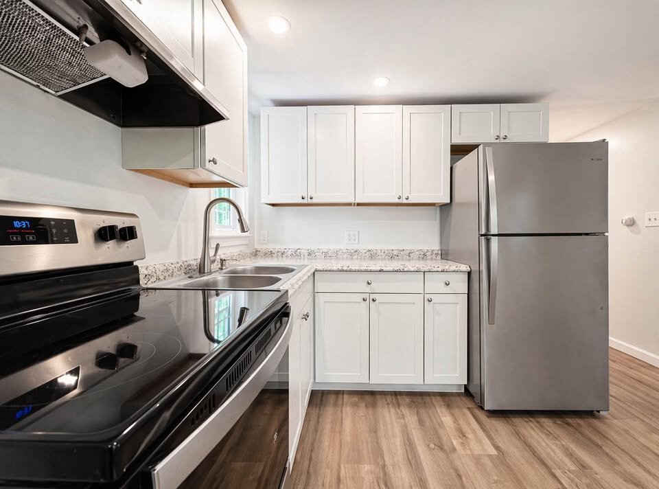 Building Photo - 10 Land of Nod