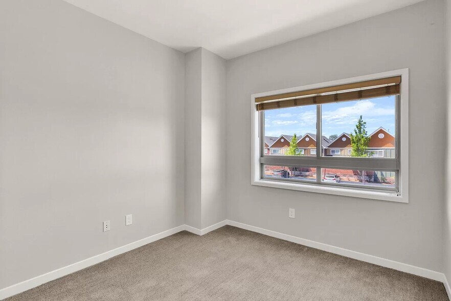 Building Photo - 1127 Broadway St NE