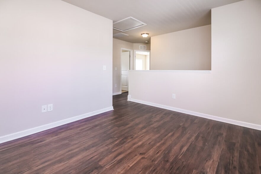 Building Photo - 280 Lakemont Dr