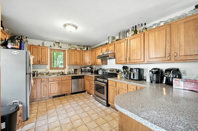 Building Photo - 39 Valley Ln