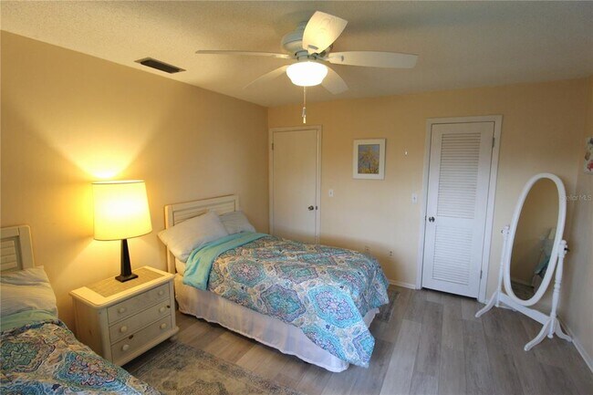 Building Photo - 2332 Bal Harbour Dr