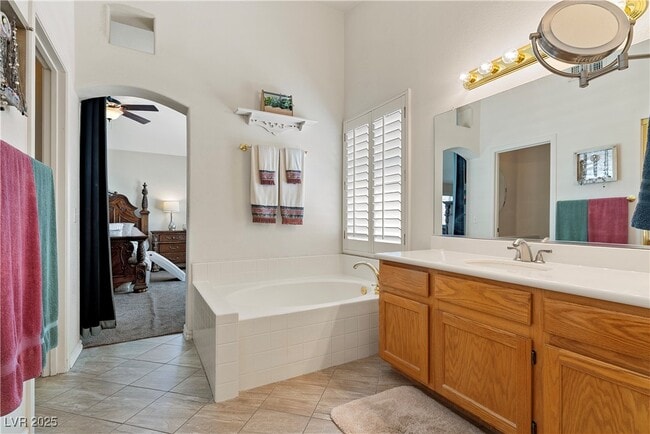 Building Photo - 1870 Desert Forest Way