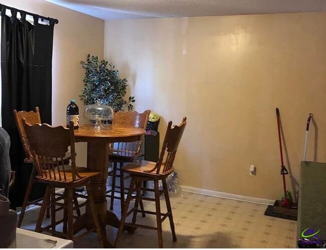 Building Photo - 136 Oscar Ct