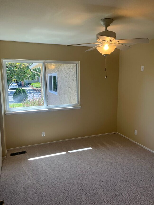 Building Photo - 1080 Maraschino Dr