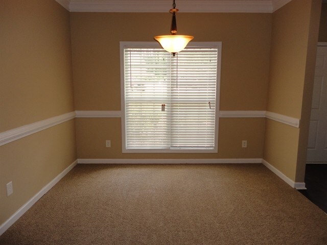 Building Photo - 142 Candle Ln