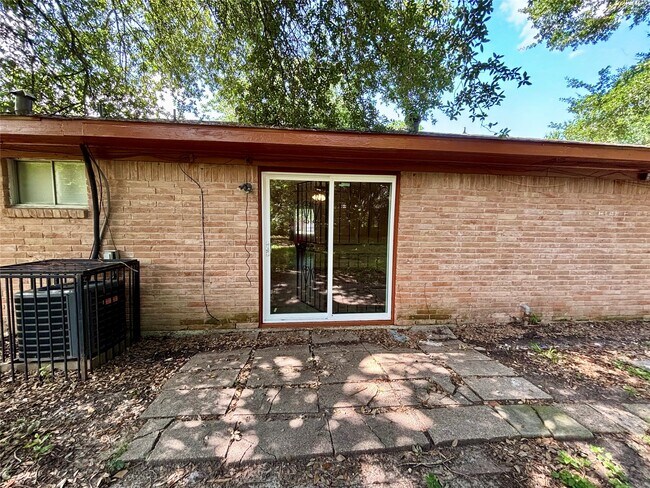 Building Photo - 4110 Knotty Oaks Trail