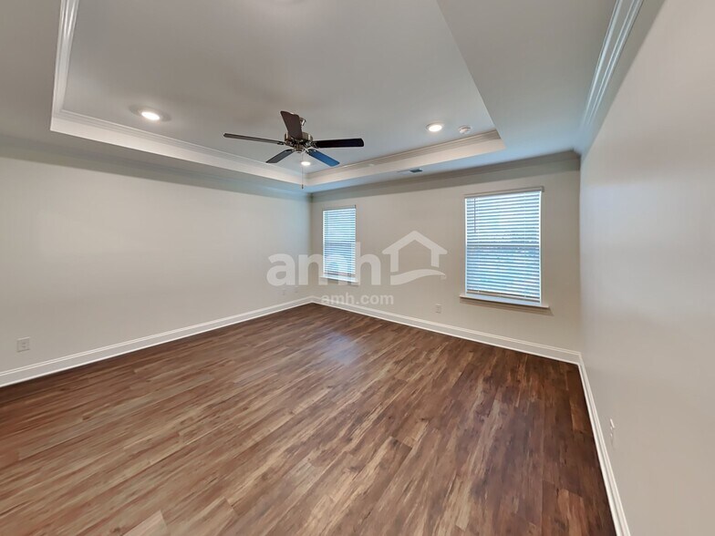 Building Photo - 559 Rivermist Dr