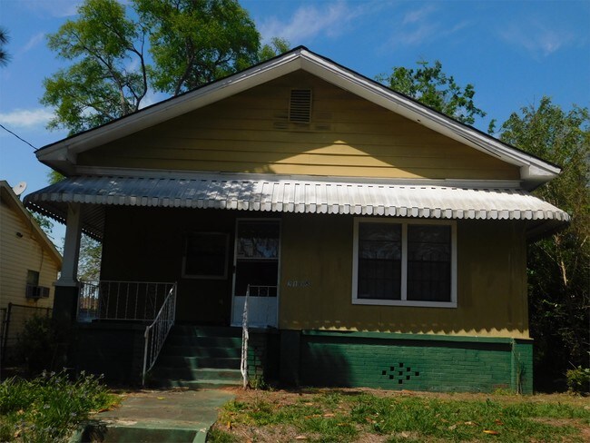 Primary Photo - 2108 10th St