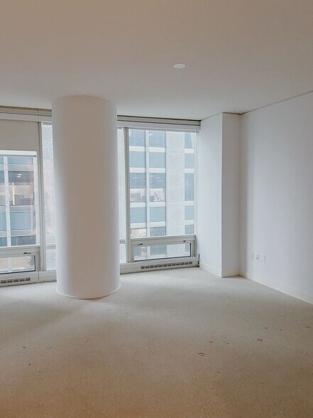 Building Photo - 340 E Randolph St